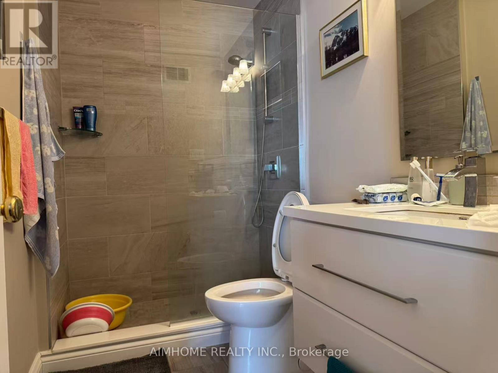 60 - 2205 South Millway, Mississauga, Ontario  L5L 3T2 - Photo 9 - W12977420