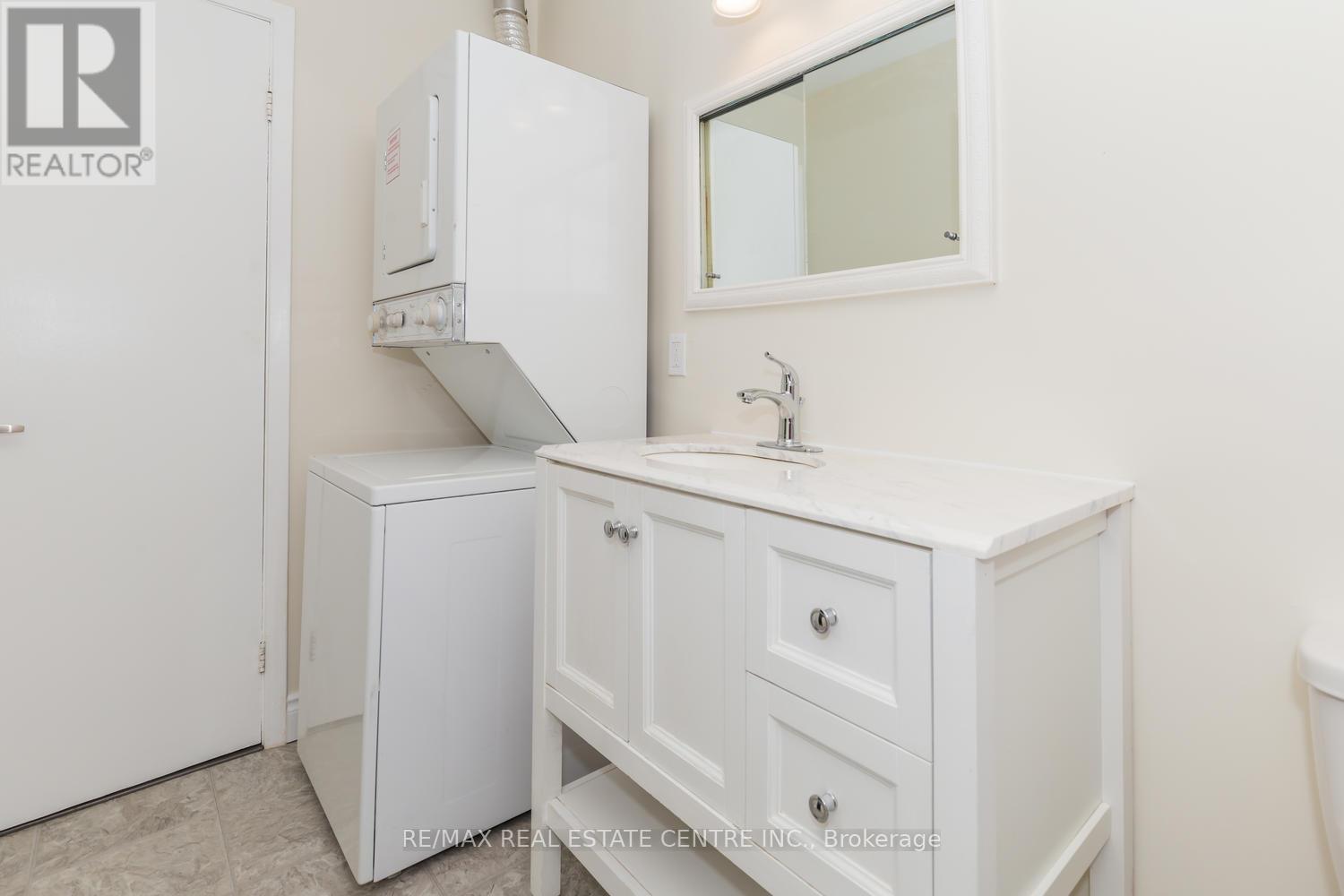 Upper - 1518 Oran Court, Mississauga, Ontario  L5N 1L3 - Photo 12 - W12977434