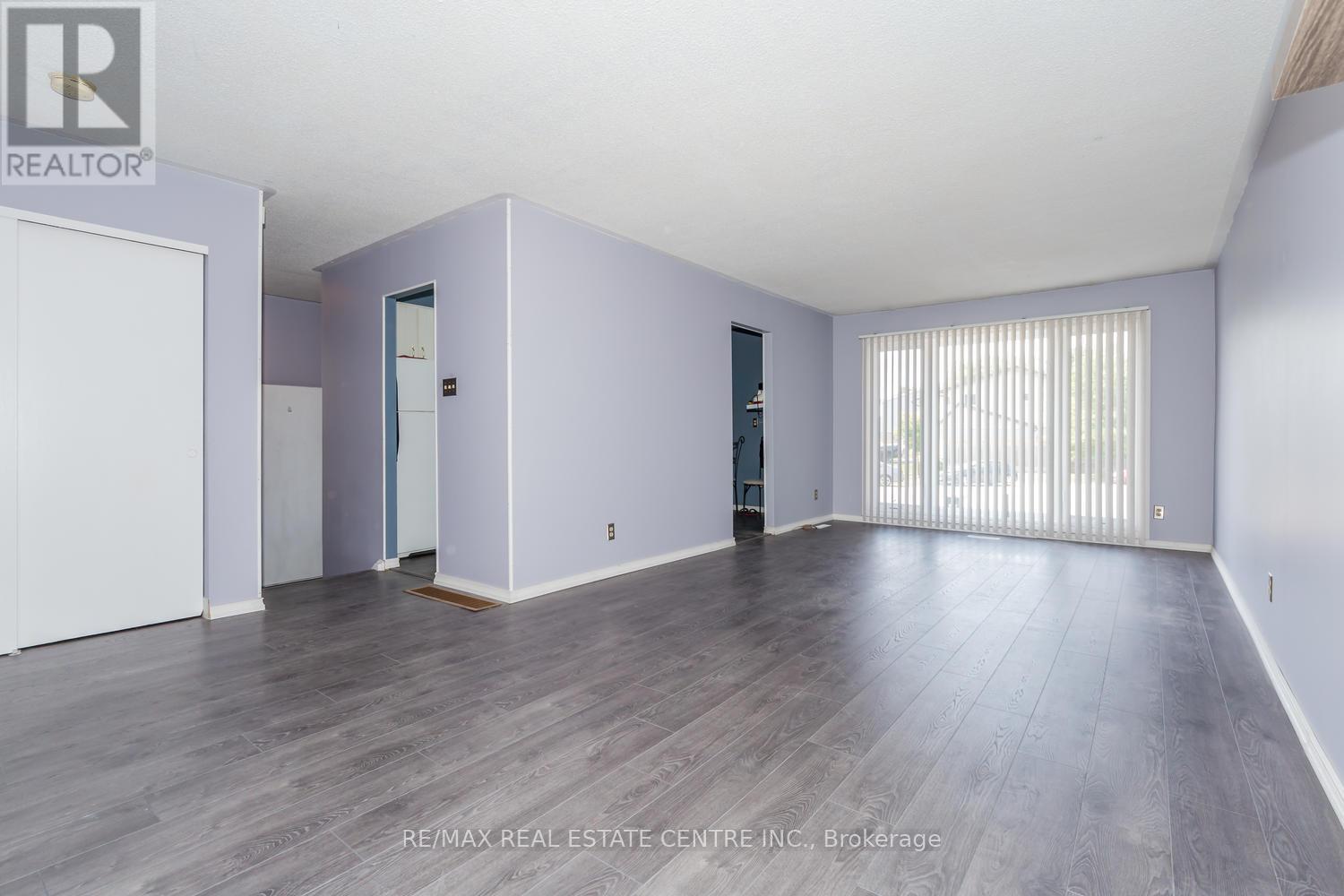 Upper - 1518 Oran Court, Mississauga, Ontario  L5N 1L3 - Photo 14 - W12977434