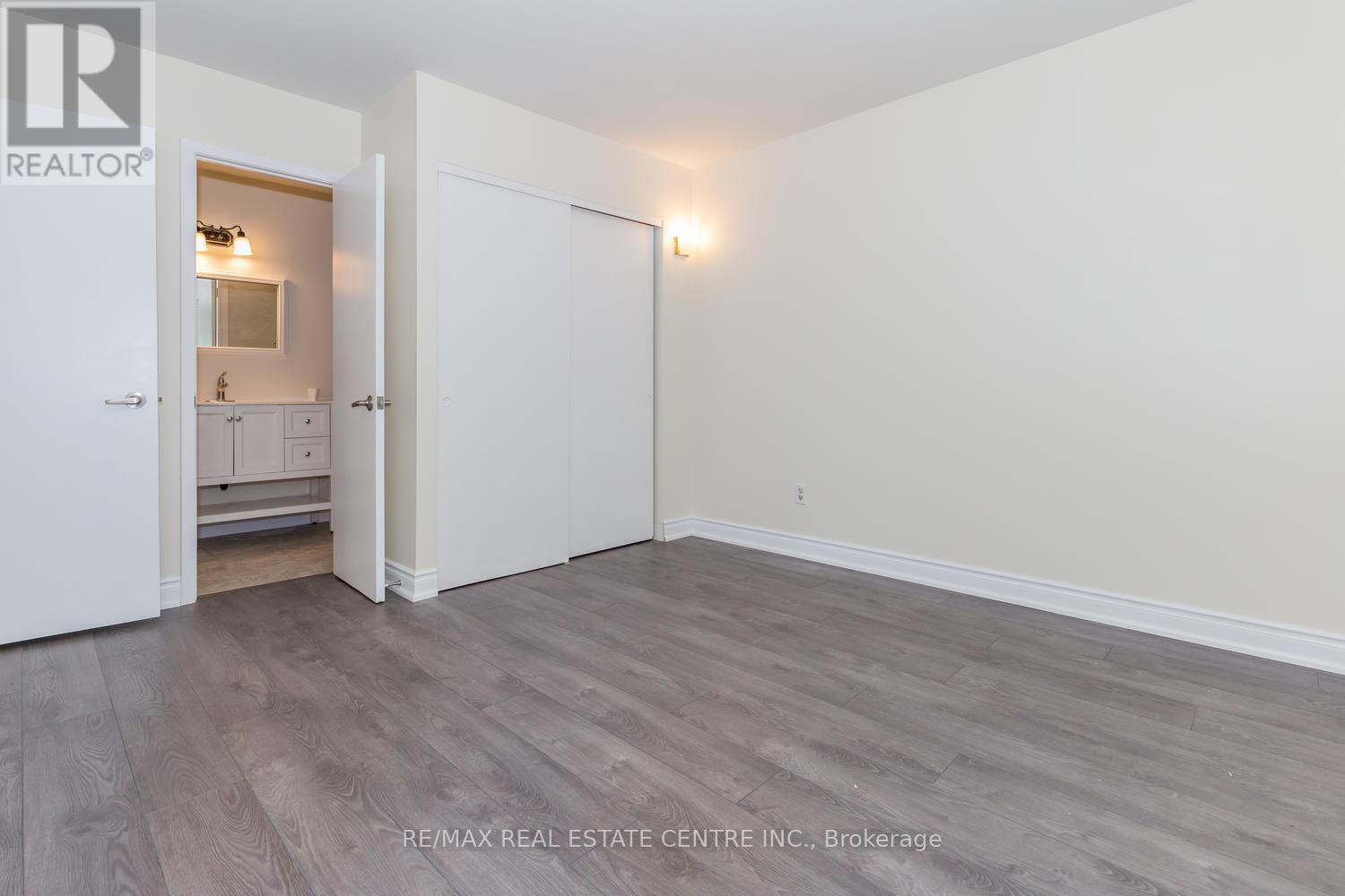 Upper - 1518 Oran Court, Mississauga, Ontario  L5N 1L3 - Photo 18 - W12977434