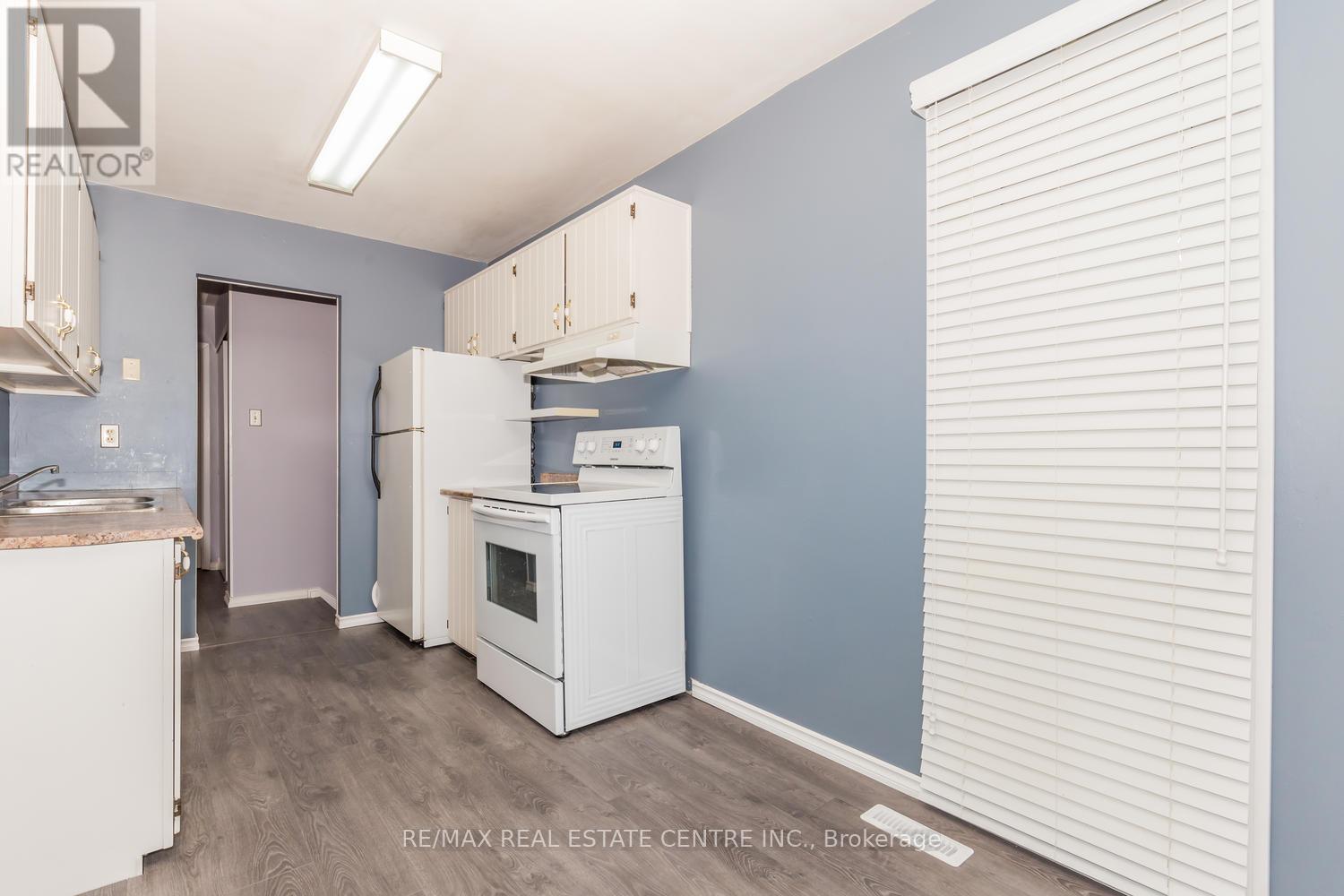 Upper - 1518 Oran Court, Mississauga, Ontario  L5N 1L3 - Photo 4 - W12977434