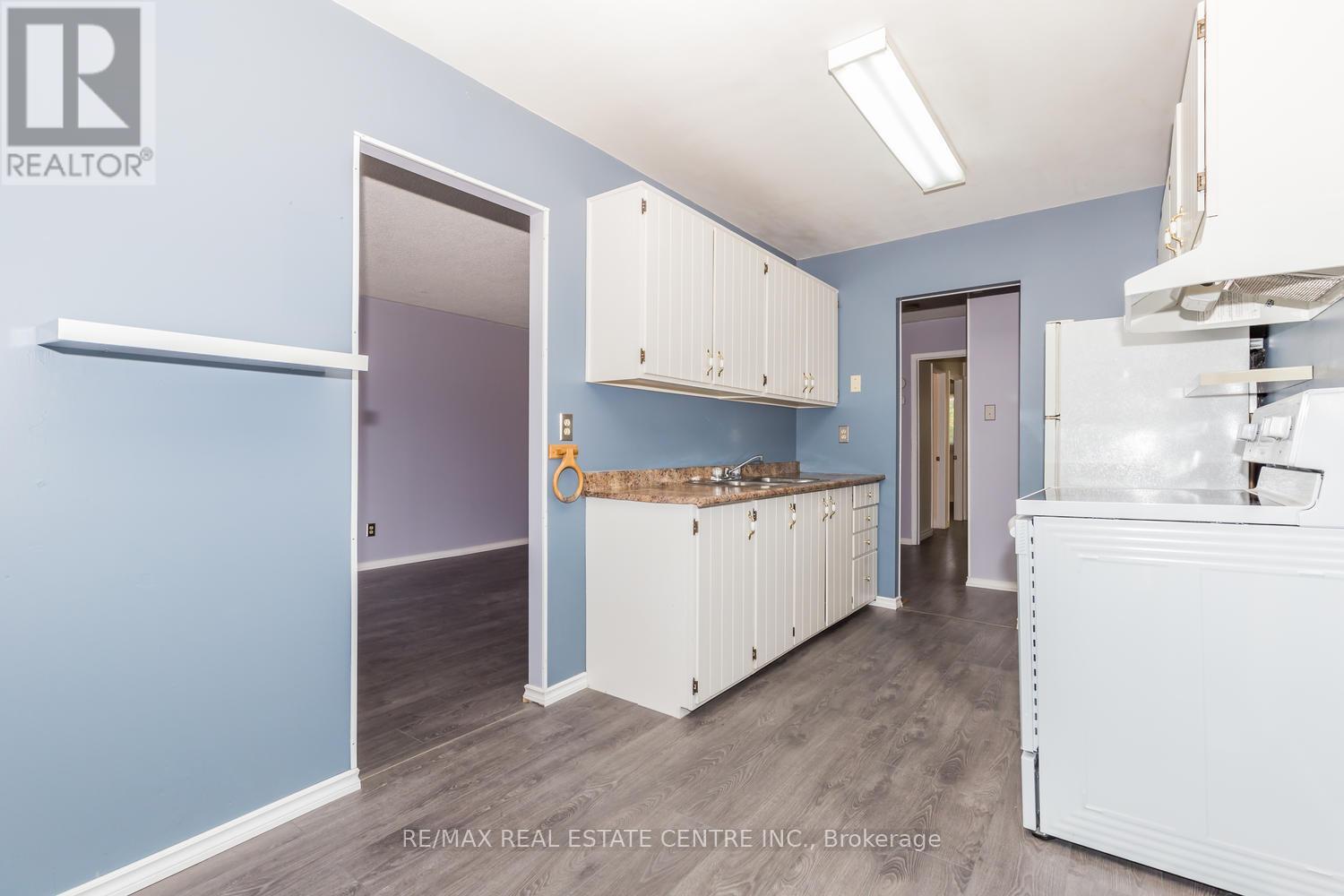 Upper - 1518 Oran Court, Mississauga, Ontario  L5N 1L3 - Photo 5 - W12977434