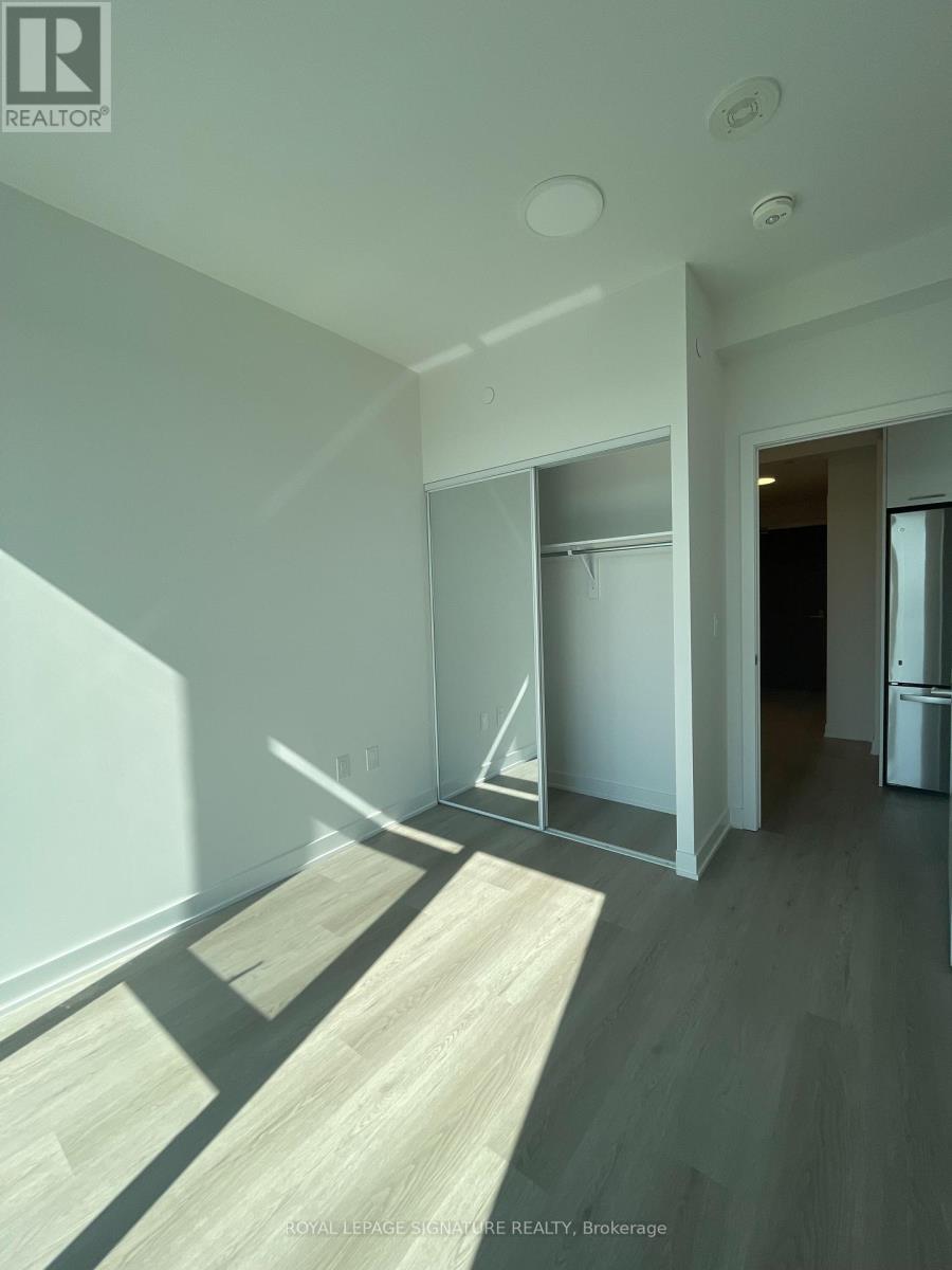 1005 - 40 Lagerfeld Drive, Brampton, Ontario  L7A 5L5 - Photo 5 - W12977440