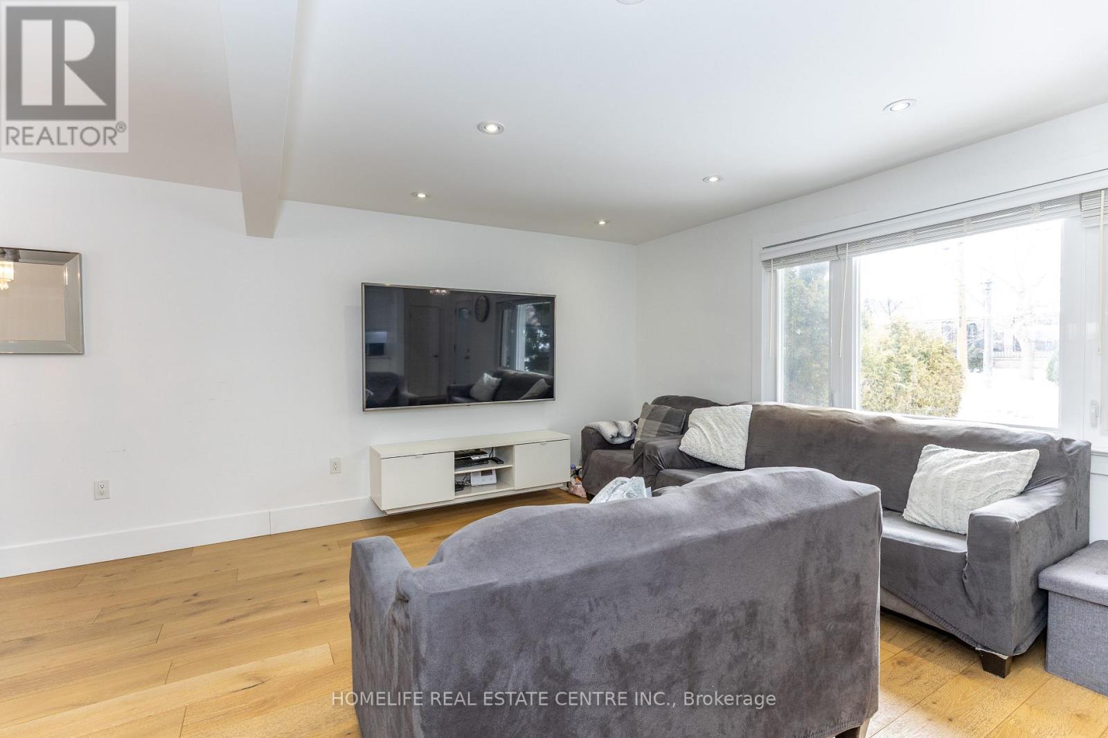 172 Calvington Drive, Toronto, Ontario  M3M 2M9 - Photo 15 - W12977494