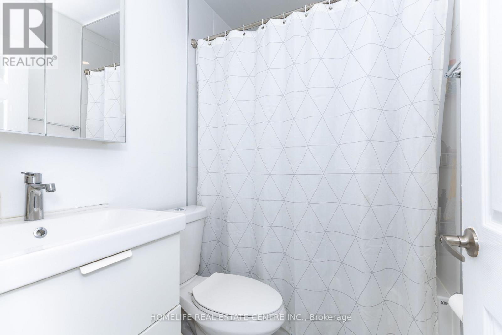 172 Calvington Drive, Toronto, Ontario  M3M 2M9 - Photo 24 - W12977494