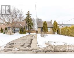 172 CALVINGTON DRIVE, Toronto, Ontario
