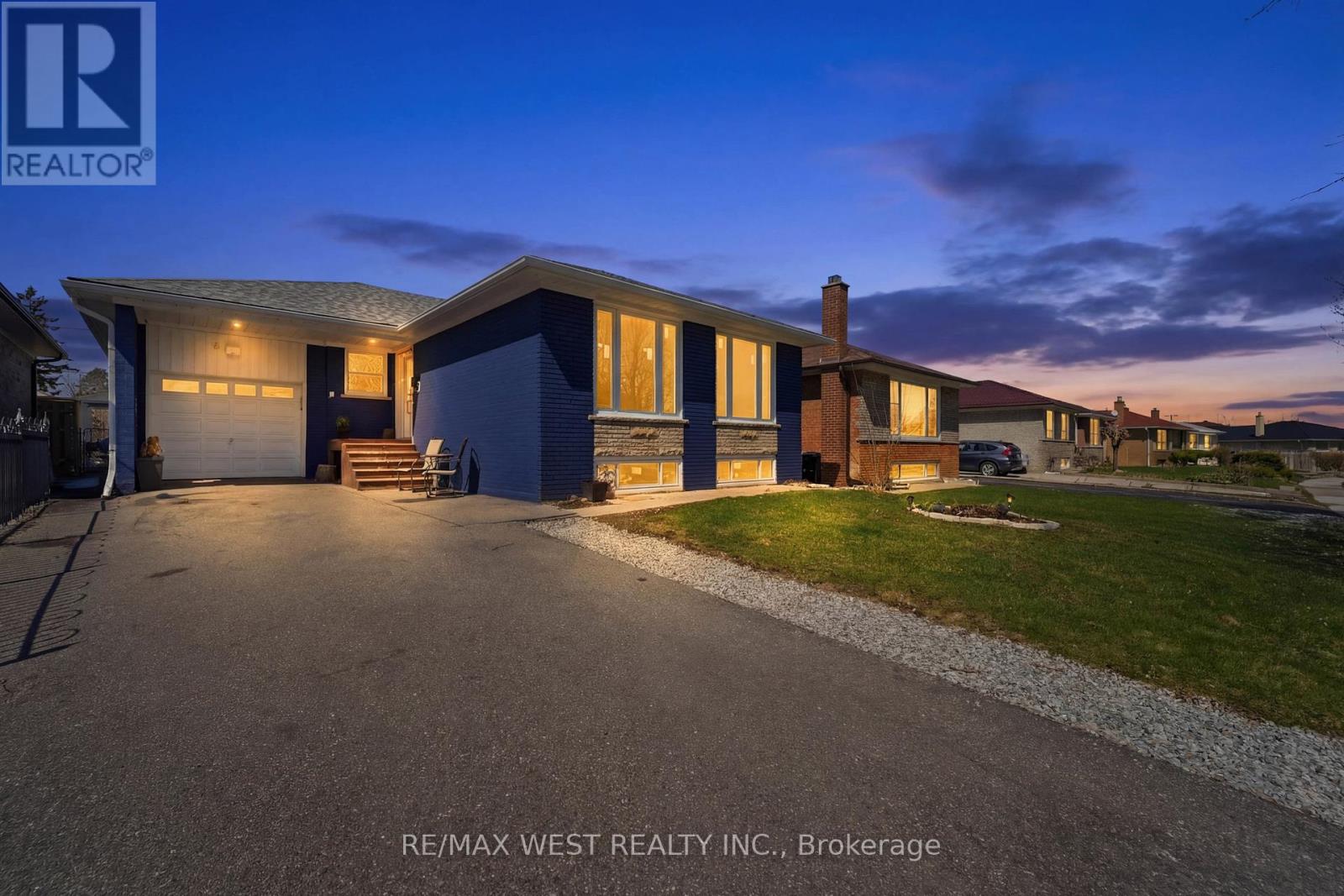 38 BRIDESBURG DRIVE, Toronto, Ontario