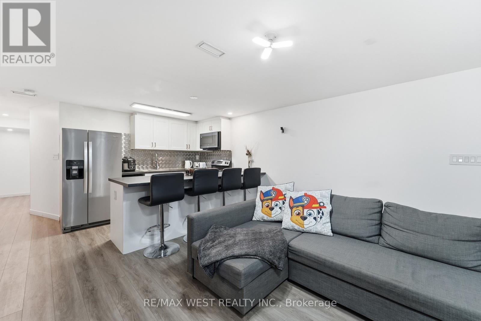 38 Bridesburg Drive, Toronto, Ontario  M9R 2K8 - Photo 20 - W12977528