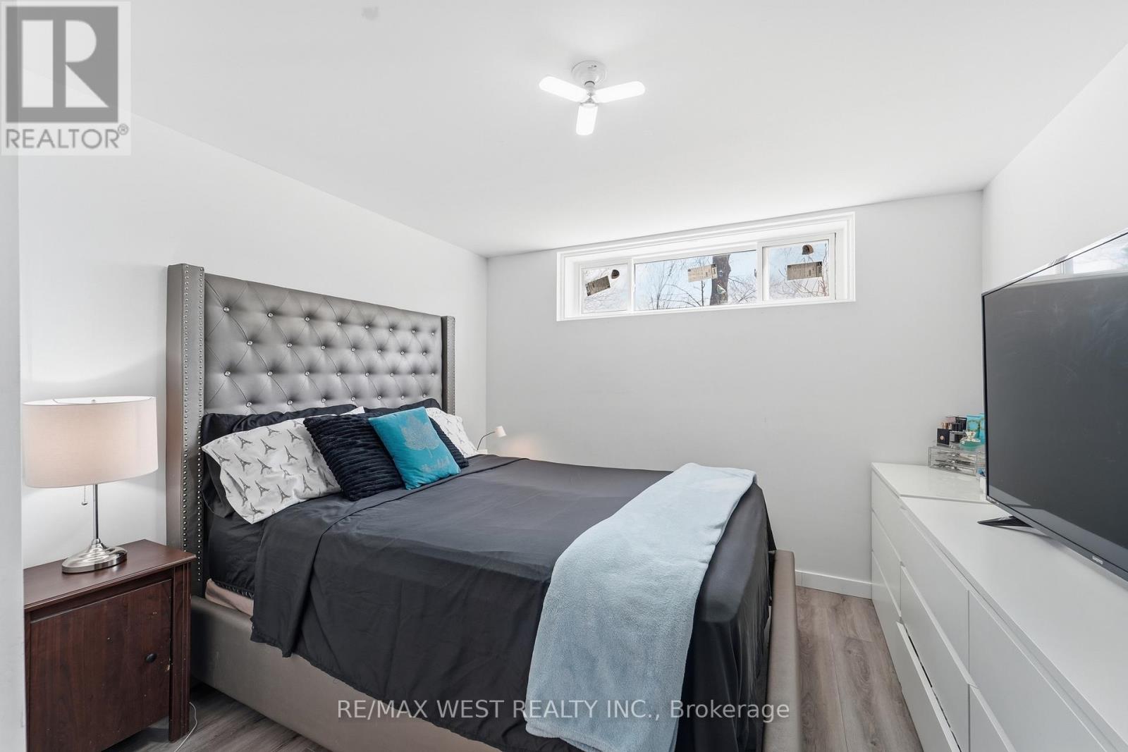 38 Bridesburg Drive, Toronto, Ontario  M9R 2K8 - Photo 22 - W12977528