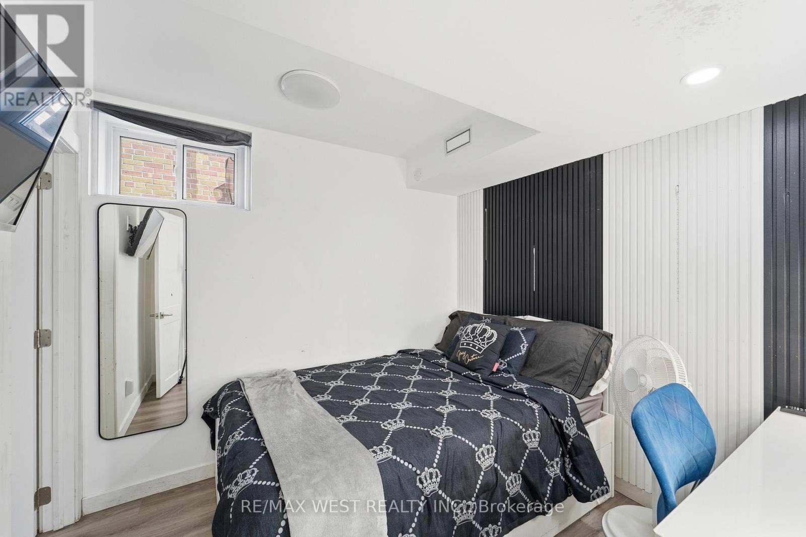 38 Bridesburg Drive, Toronto, Ontario  M9R 2K8 - Photo 26 - W12977528