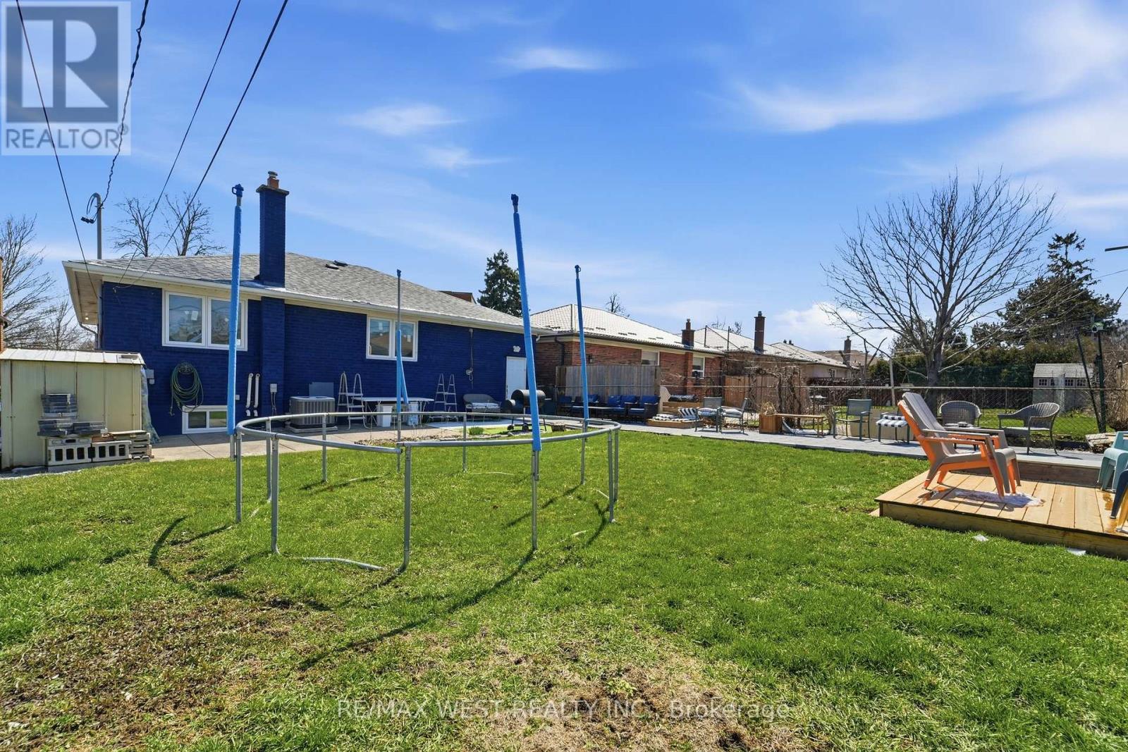 38 Bridesburg Drive, Toronto, Ontario  M9R 2K8 - Photo 31 - W12977528