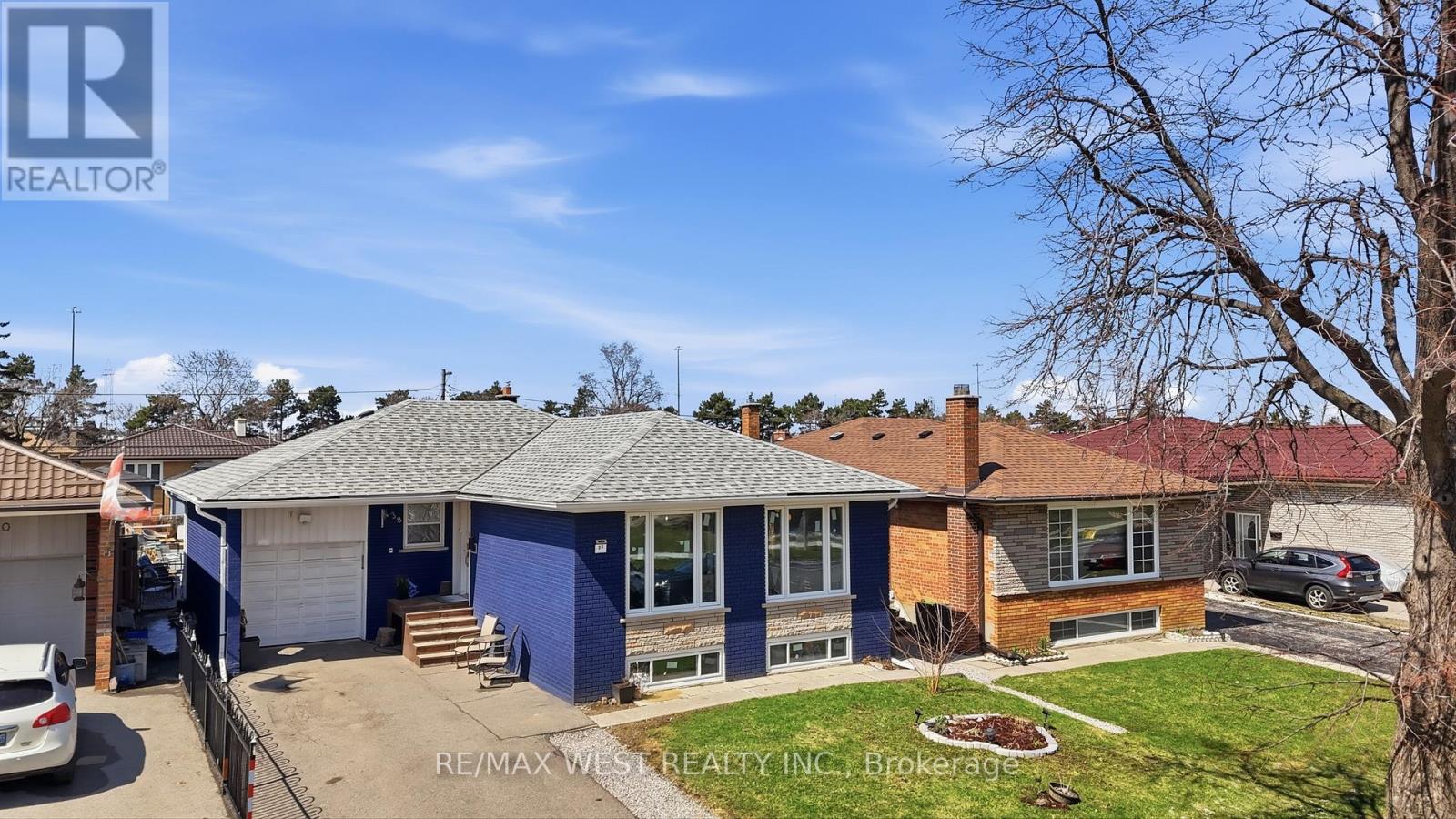 38 Bridesburg Drive, Toronto, Ontario  M9R 2K8 - Photo 32 - W12977528