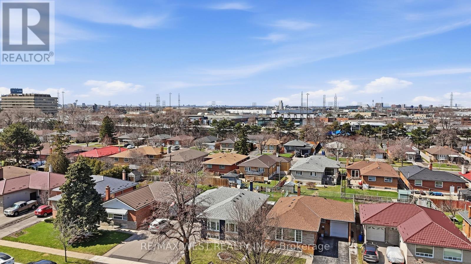 38 Bridesburg Drive, Toronto, Ontario  M9R 2K8 - Photo 34 - W12977528