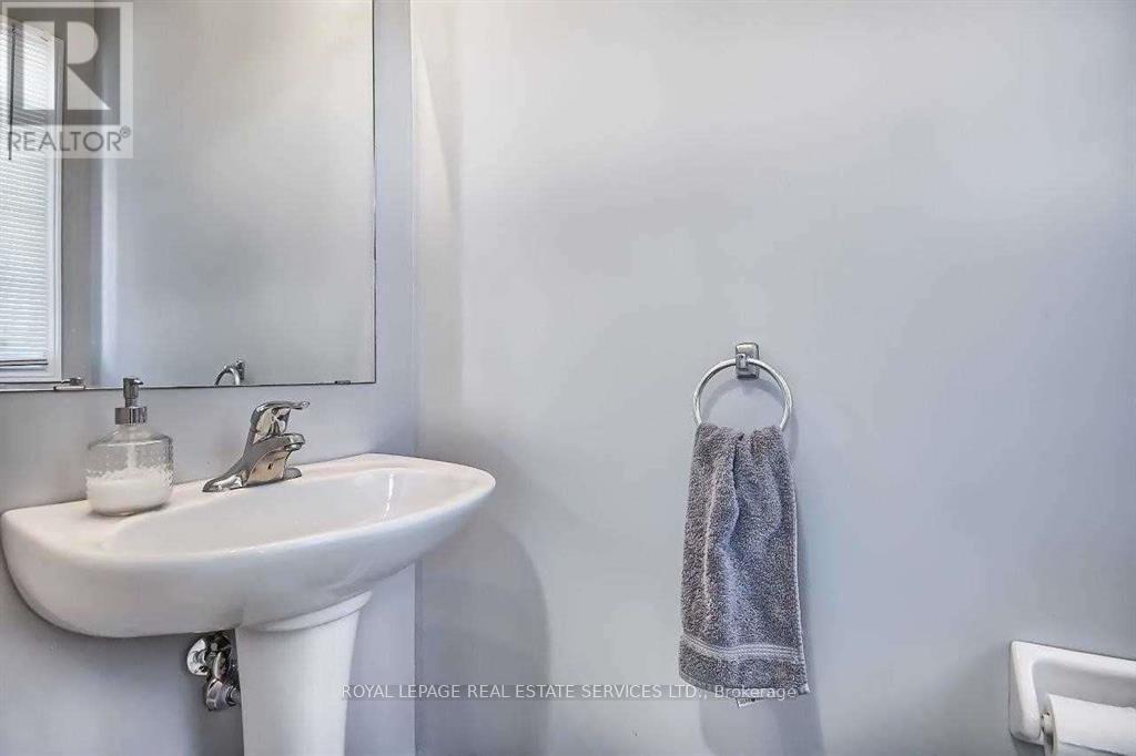 2423 Grand Oak Trail, Oakville, Ontario  L6M 0J4 - Photo 12 - W12977556