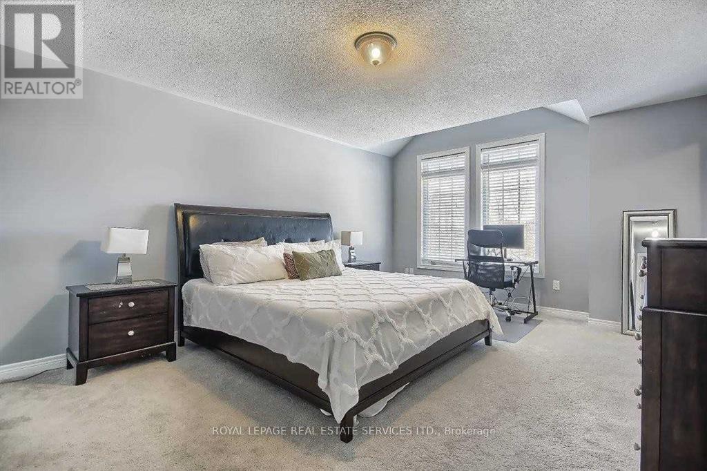 2423 Grand Oak Trail, Oakville, Ontario  L6M 0J4 - Photo 15 - W12977556