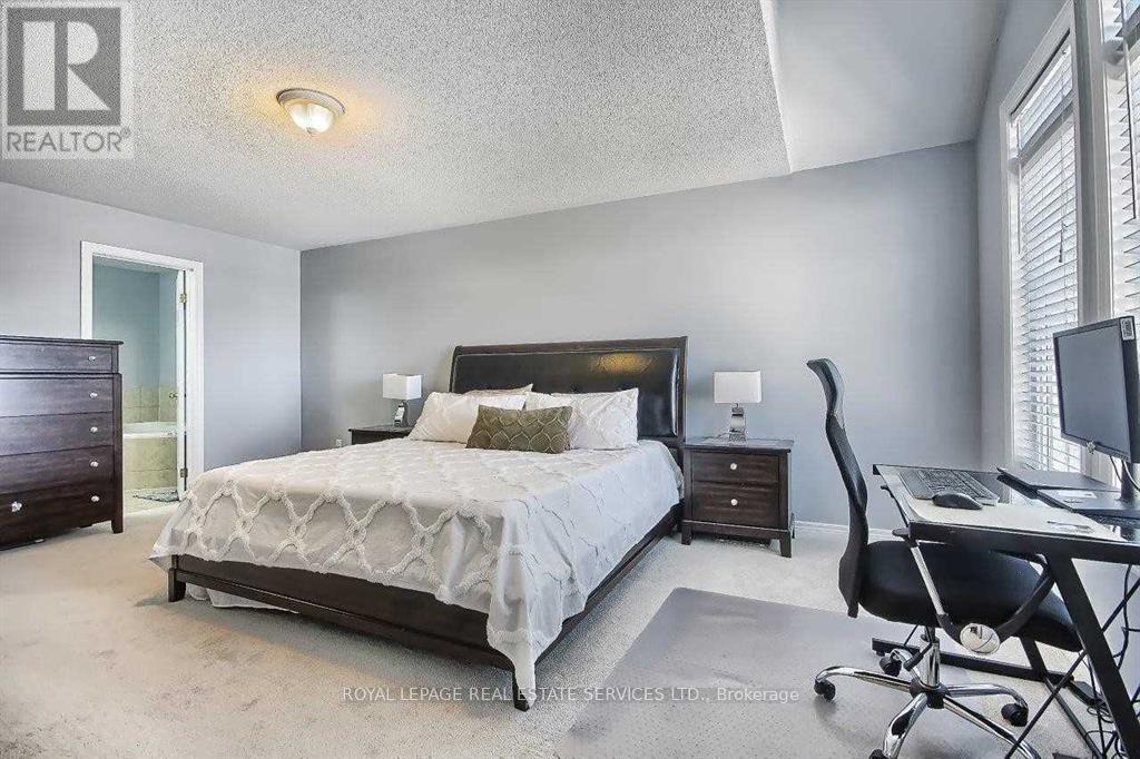 2423 Grand Oak Trail, Oakville, Ontario  L6M 0J4 - Photo 16 - W12977556