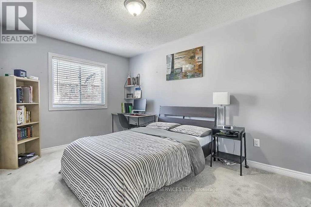 2423 Grand Oak Trail, Oakville, Ontario  L6M 0J4 - Photo 19 - W12977556