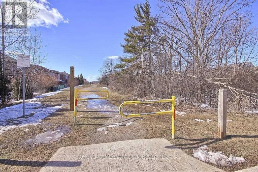 2423 Grand Oak Trail, Oakville, Ontario  L6M 0J4 - Photo 31 - W12977556