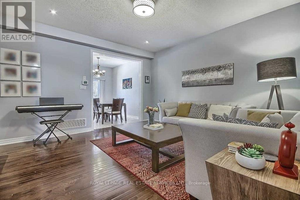 2423 Grand Oak Trail, Oakville, Ontario  L6M 0J4 - Photo 4 - W12977556