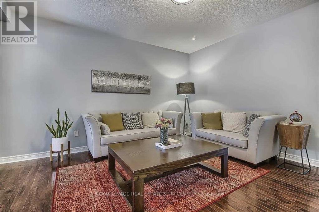 2423 Grand Oak Trail, Oakville, Ontario  L6M 0J4 - Photo 5 - W12977556