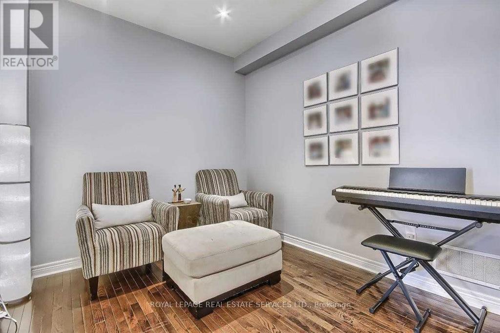 2423 Grand Oak Trail, Oakville, Ontario  L6M 0J4 - Photo 7 - W12977556