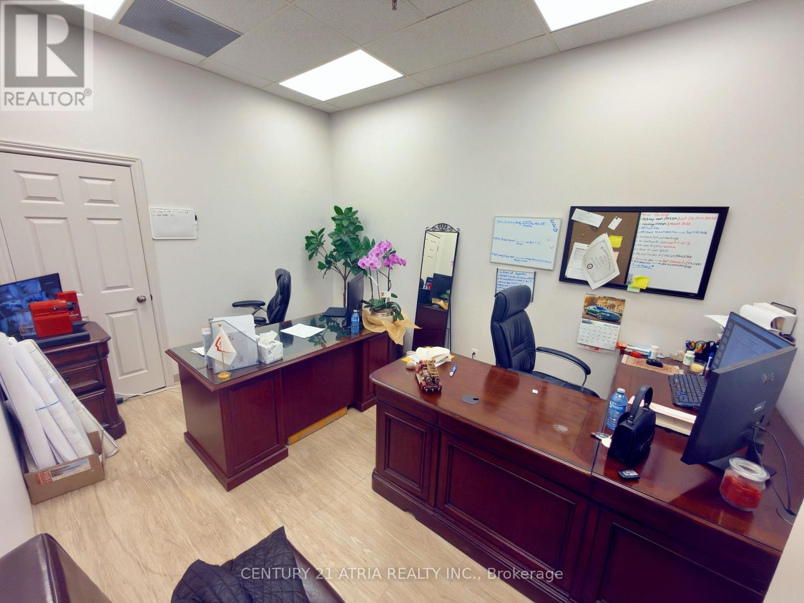 7-8 - 135 Ormont Drive, Toronto, Ontario  M9L 1N6 - Photo 10 - W12977614