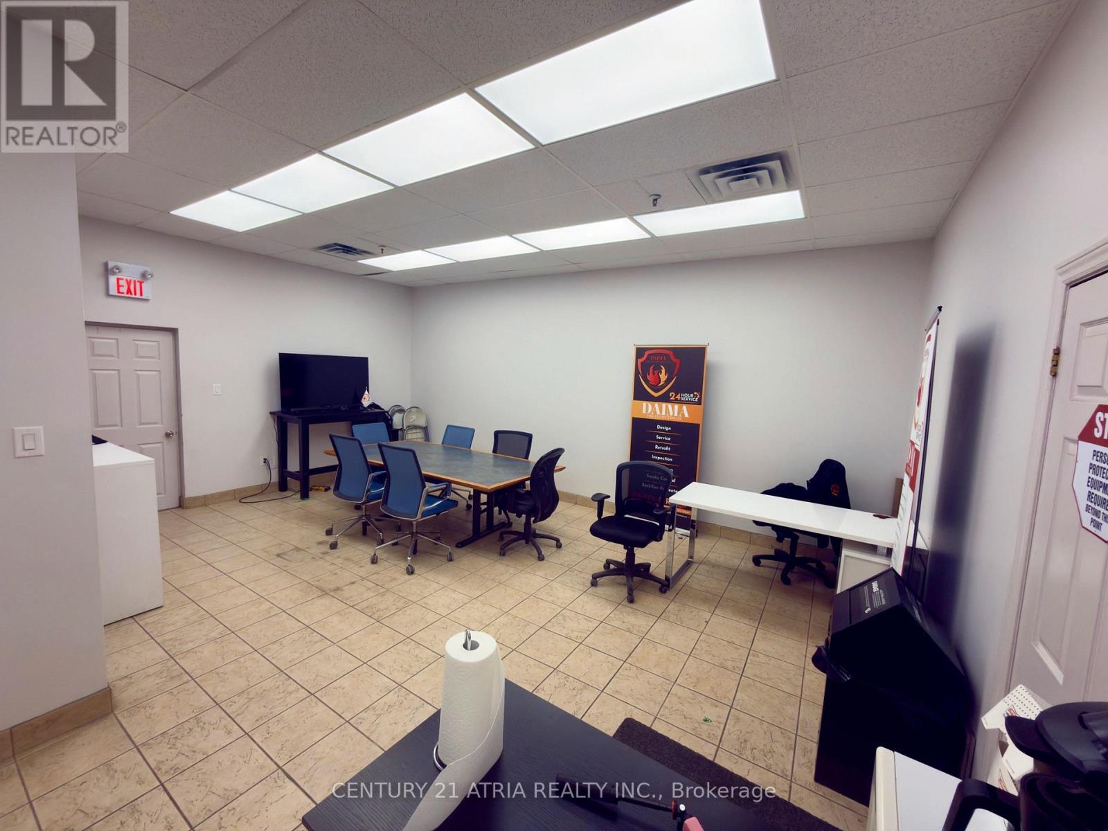 7-8 - 135 Ormont Drive, Toronto, Ontario  M9L 1N6 - Photo 11 - W12977614