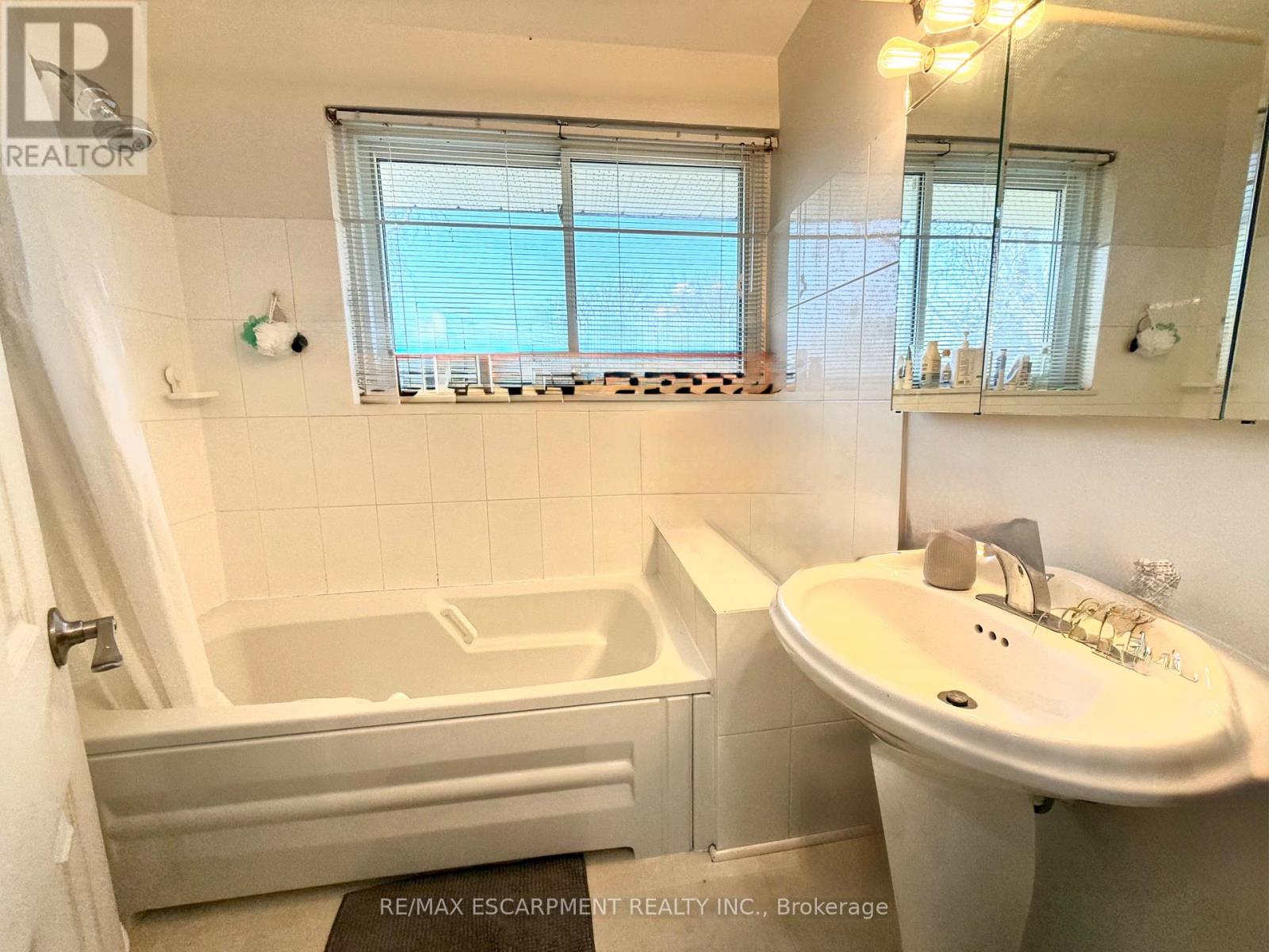 1349 Kelly Road, Mississauga, Ontario  L5J 3V1 - Photo 15 - W12977630