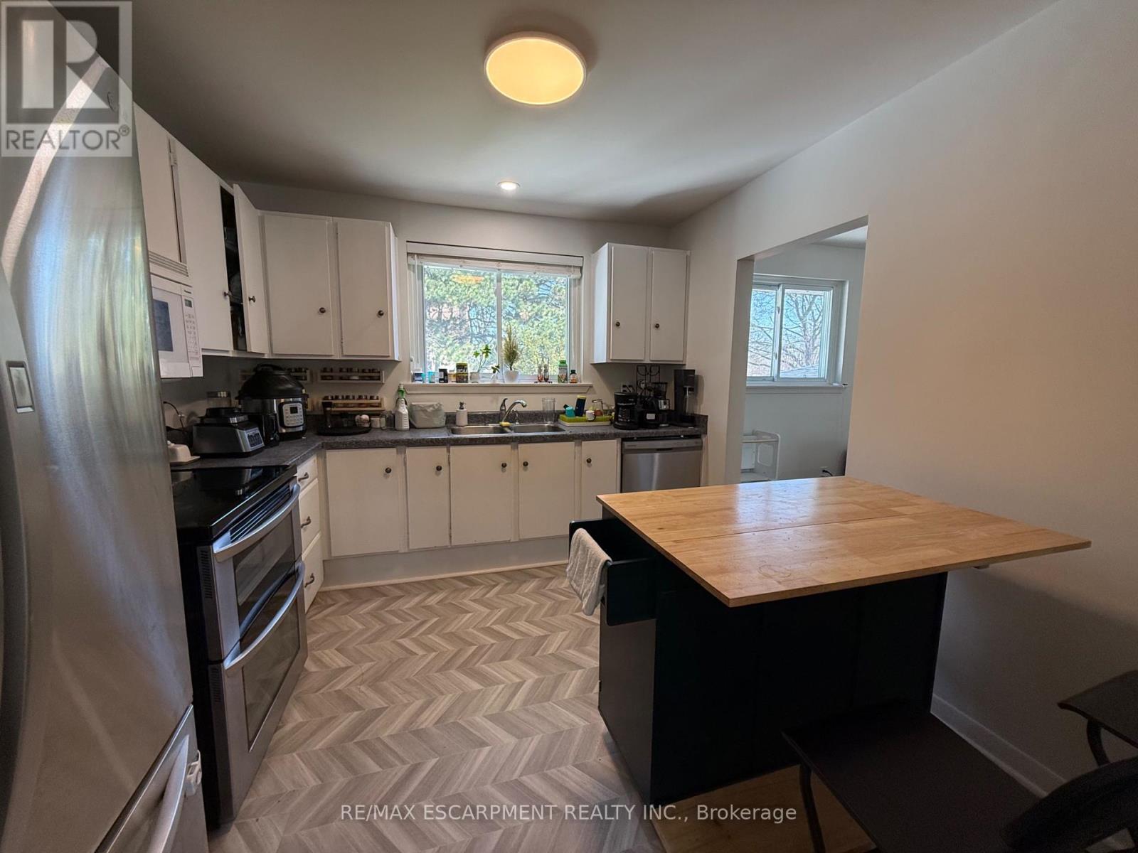 1349 Kelly Road, Mississauga, Ontario  L5J 3V1 - Photo 7 - W12977630