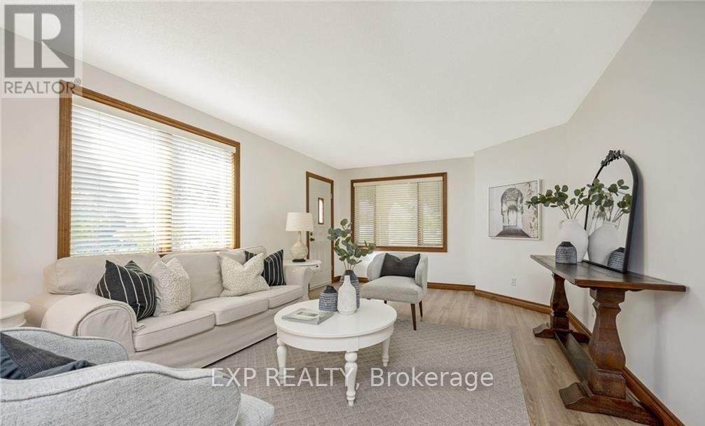 71 Bronte ( Upper Only) Street S, Milton, Ontario  L9T 1Z4 - Photo 4 - W12977650