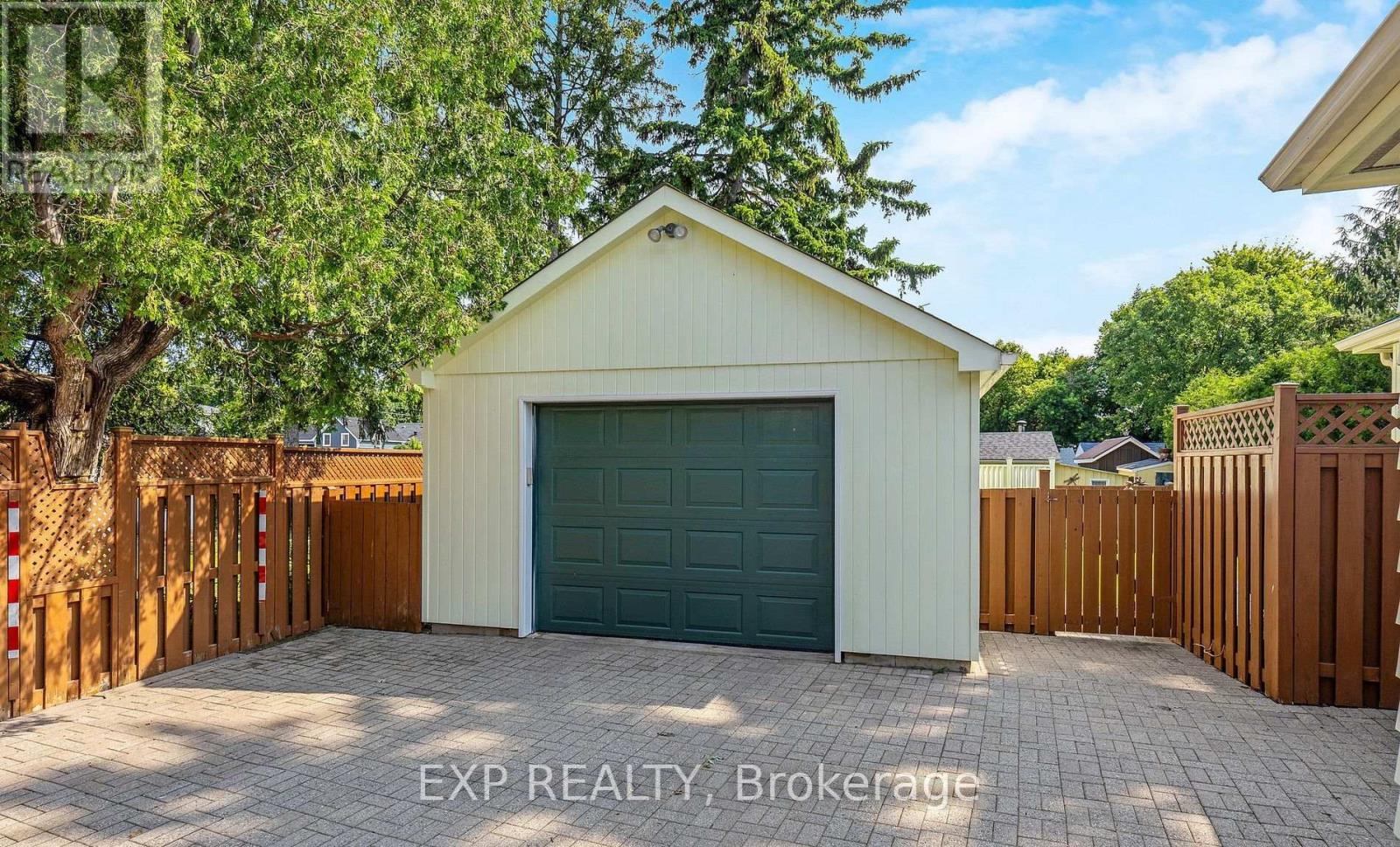 71 Bronte ( Upper Only) Street S, Milton, Ontario  L9T 1Z4 - Photo 6 - W12977650