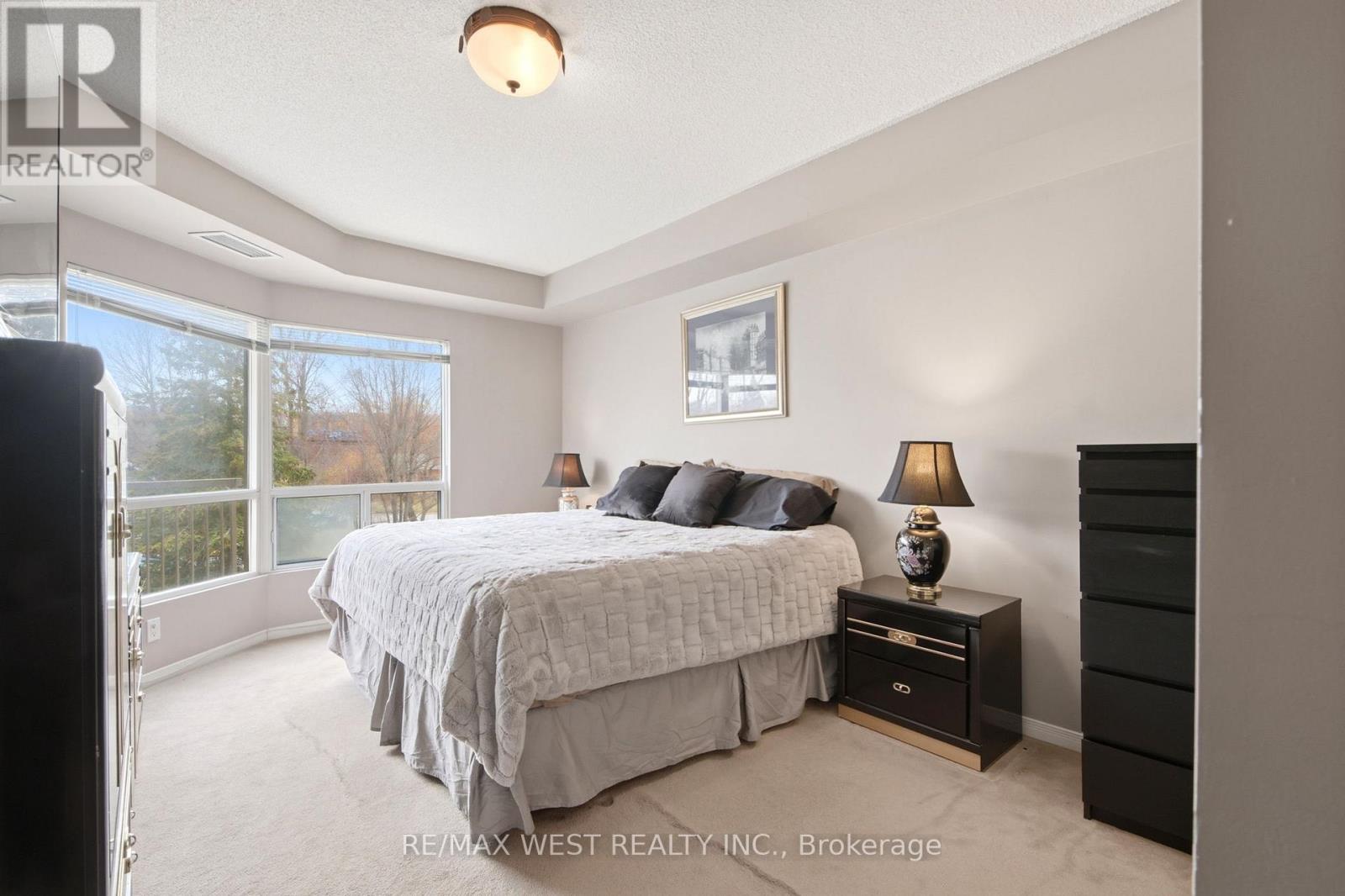 407 - 24 Chapel Street, Halton Hills, Ontario  L7G 6A7 - Photo 6 - W12977654