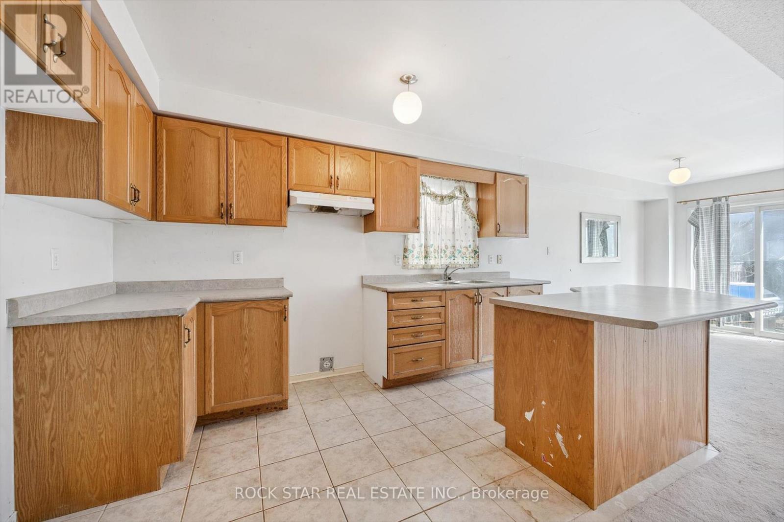 7334 Lowville Heights, Mississauga, Ontario  L5N 8L4 - Photo 4 - W12977700