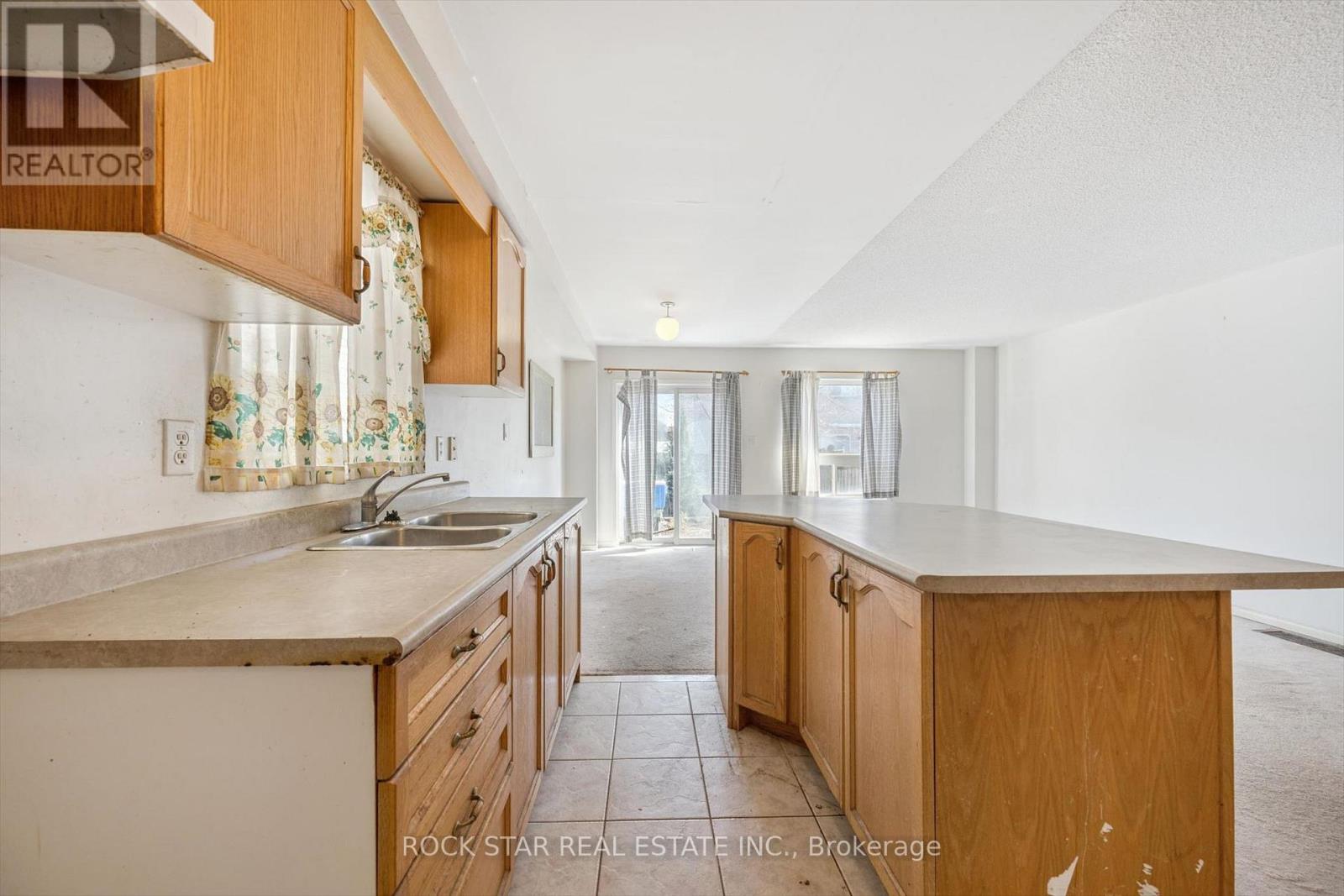 7334 Lowville Heights, Mississauga, Ontario  L5N 8L4 - Photo 5 - W12977700