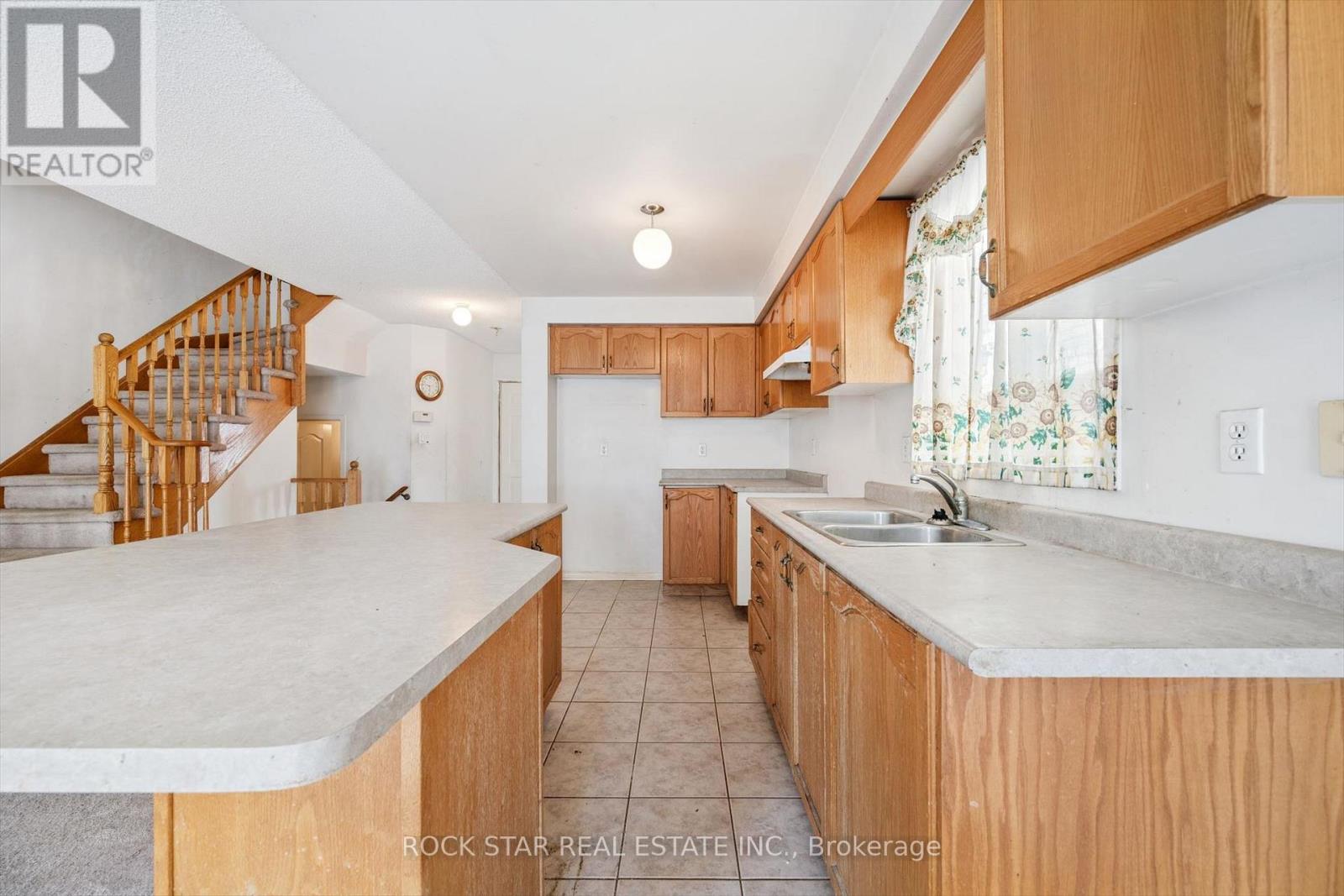 7334 Lowville Heights, Mississauga, Ontario  L5N 8L4 - Photo 6 - W12977700