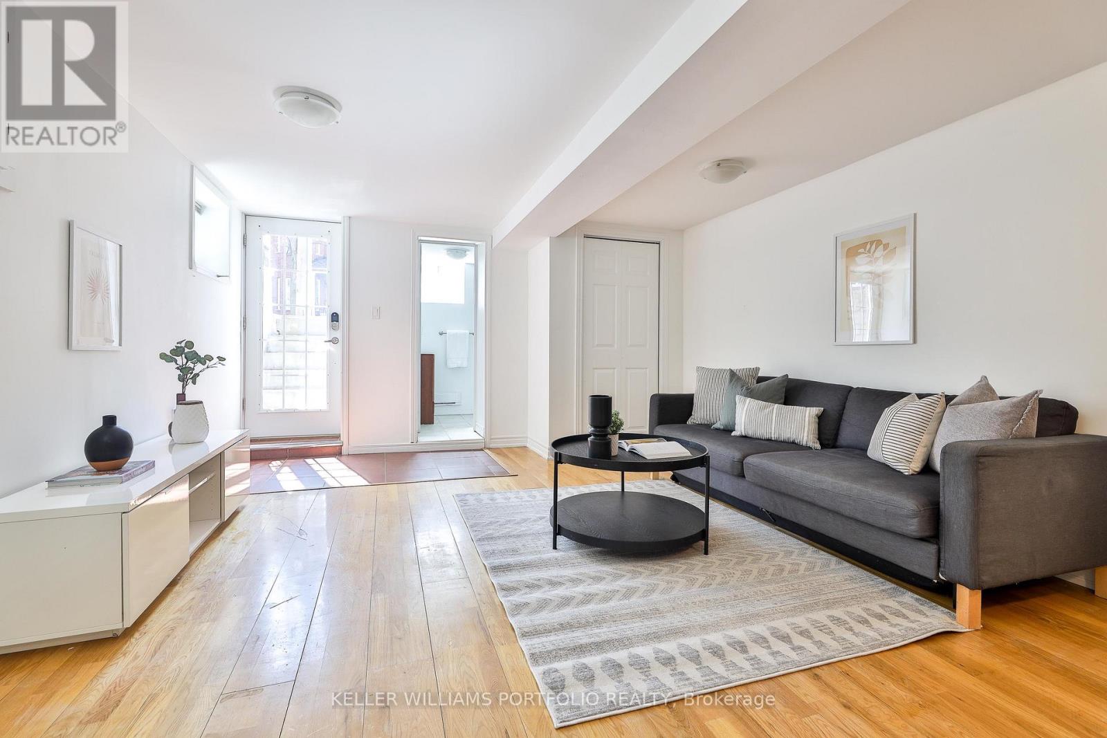 38 Rutland Street, Toronto, Ontario  M6N 1G1 - Photo 20 - W12977706