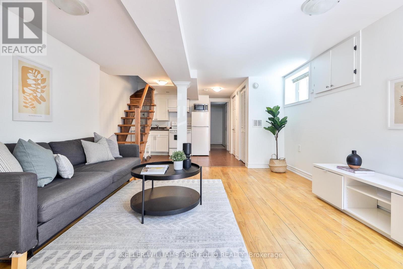 38 Rutland Street, Toronto, Ontario  M6N 1G1 - Photo 21 - W12977706