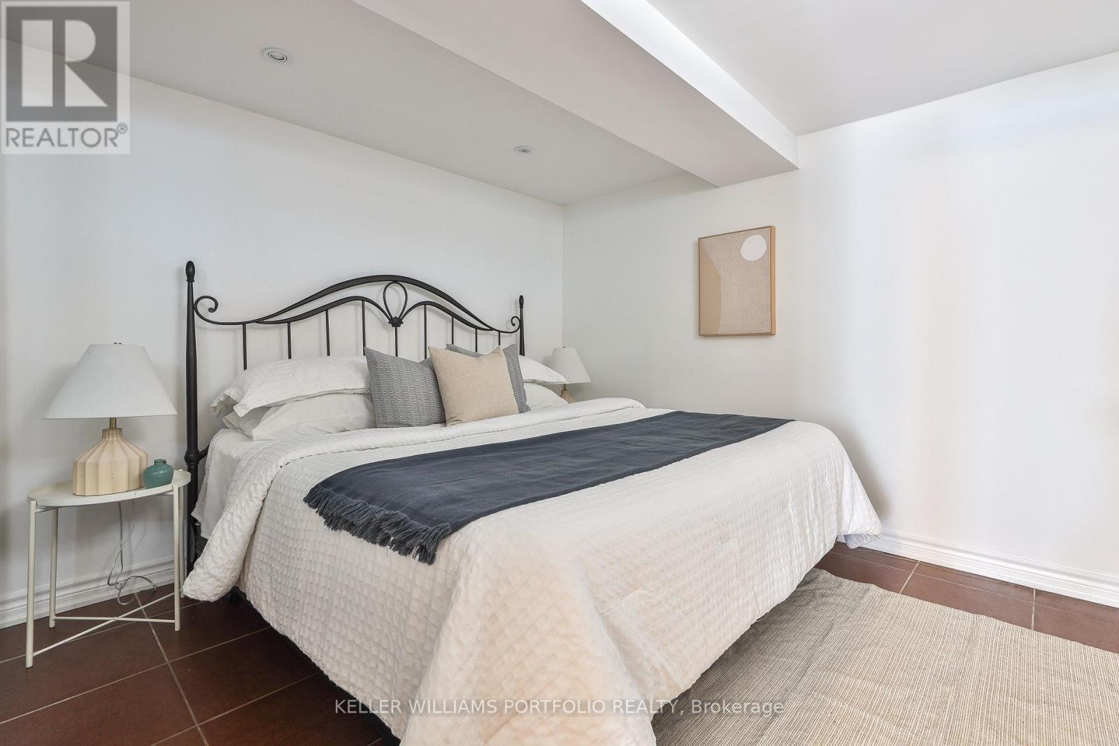 38 Rutland Street, Toronto, Ontario  M6N 1G1 - Photo 23 - W12977706