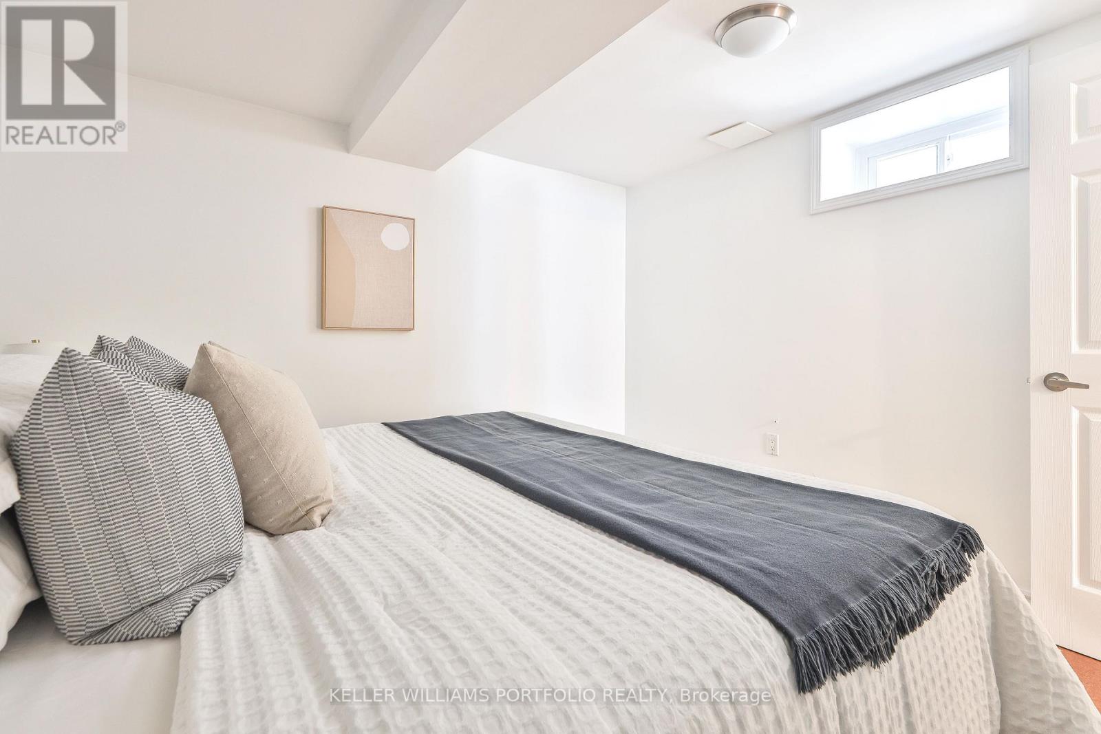 38 Rutland Street, Toronto, Ontario  M6N 1G1 - Photo 24 - W12977706