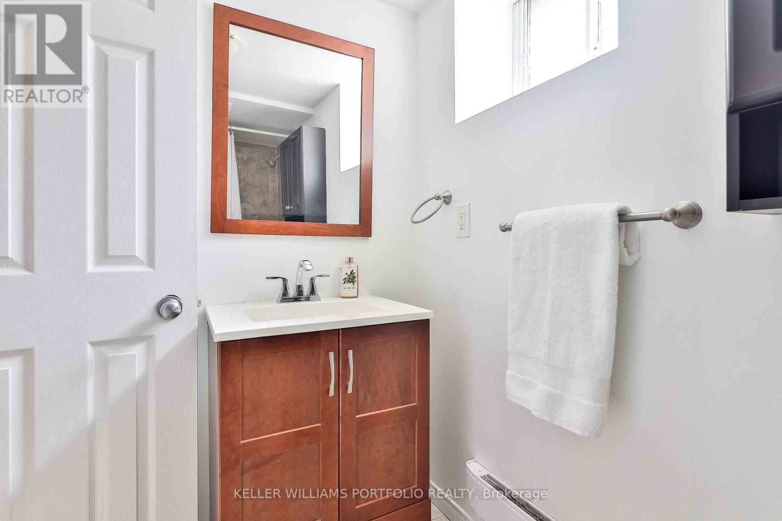 38 Rutland Street, Toronto, Ontario  M6N 1G1 - Photo 26 - W12977706