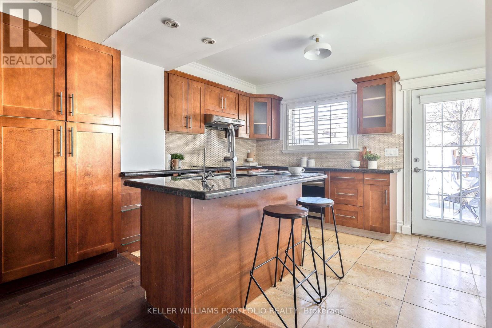 38 Rutland Street, Toronto, Ontario  M6N 1G1 - Photo 8 - W12977706