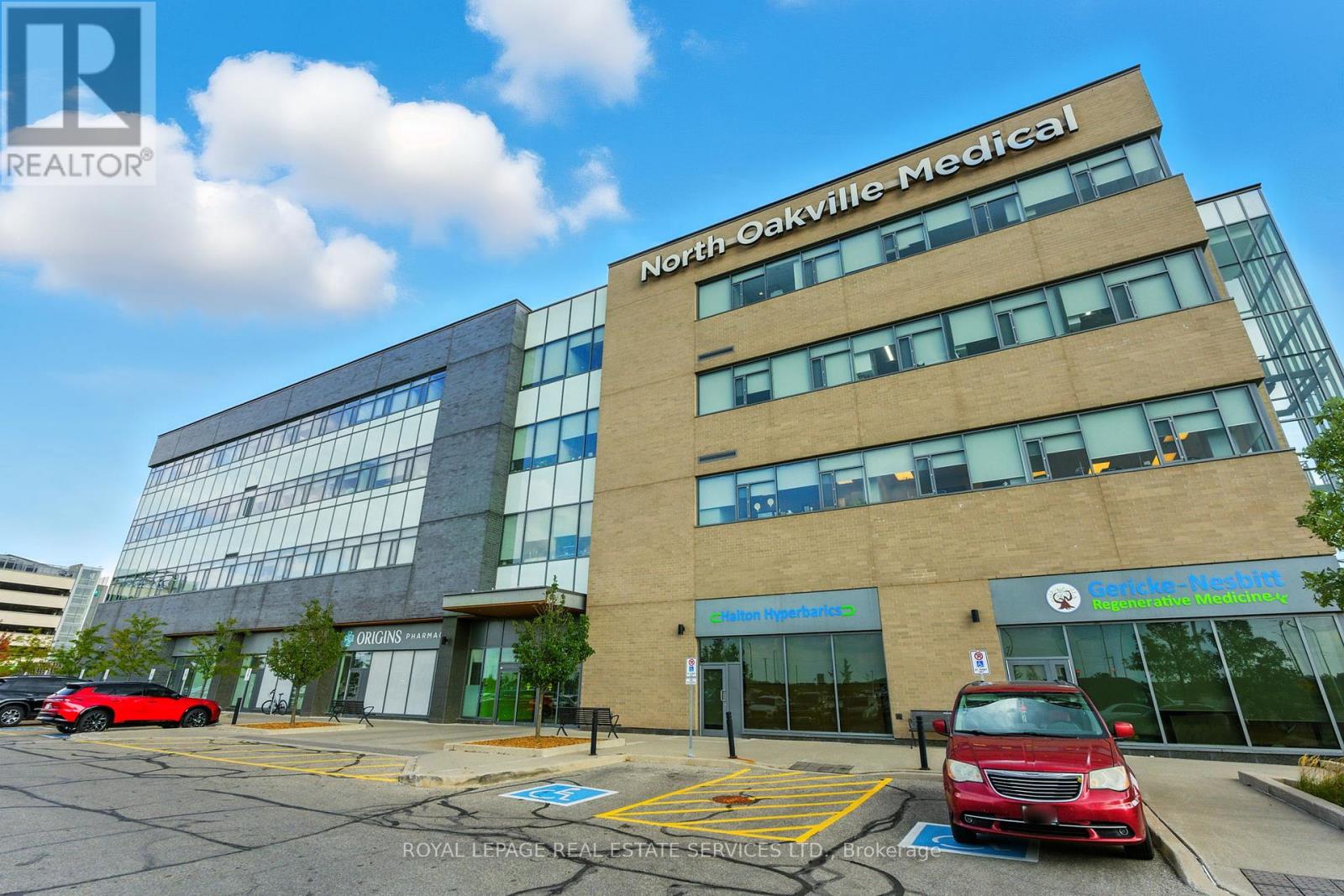 419 C - 3075 Hospital Gate, Oakville, Ontario  L6M 1M1 - Photo 2 - W12977734