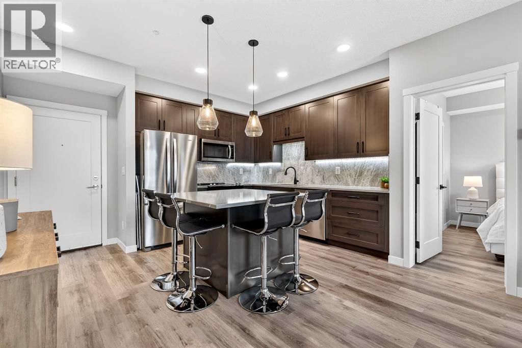 401, 150 Shawnee Square SW, Calgary, Alberta  T2Y 0T6 - Photo 3 - A2299414