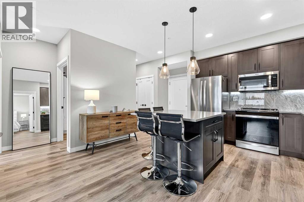 401, 150 Shawnee Square SW, Calgary, Alberta  T2Y 0T6 - Photo 2 - A2299414