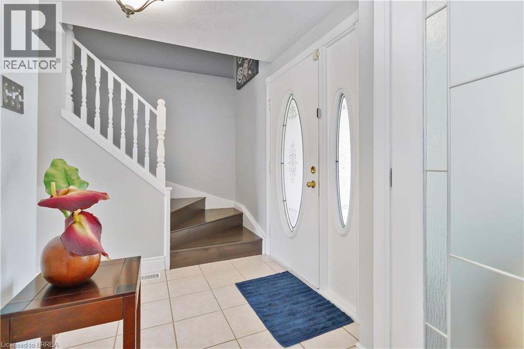 25 Winter Way, Brantford, Ontario  N3T 6G3 - Photo 2 - 40819133