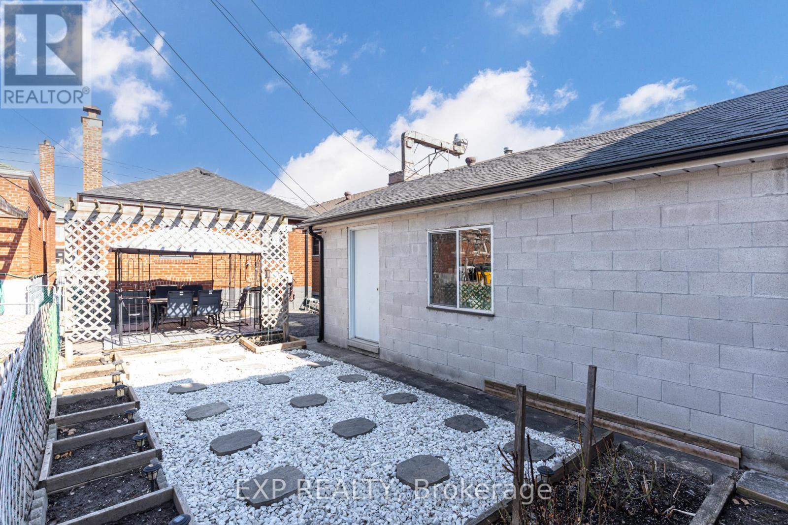 436 Oakwood Avenue, Toronto, Ontario  M6E 2W5 - Photo 33 - C12899296