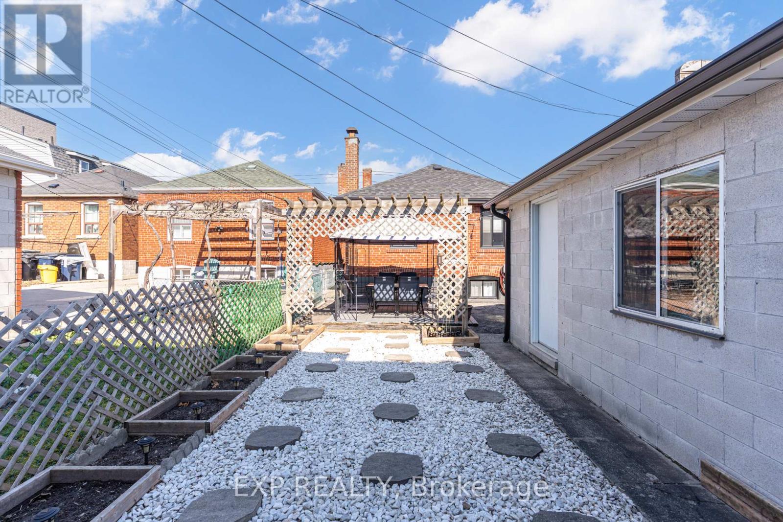 436 Oakwood Avenue, Toronto, Ontario  M6E 2W5 - Photo 34 - C12899296