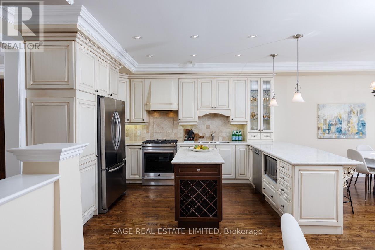 19 Carmichael Avenue, Toronto, Ontario  M5M 2W5 - Photo 17 - C12919920