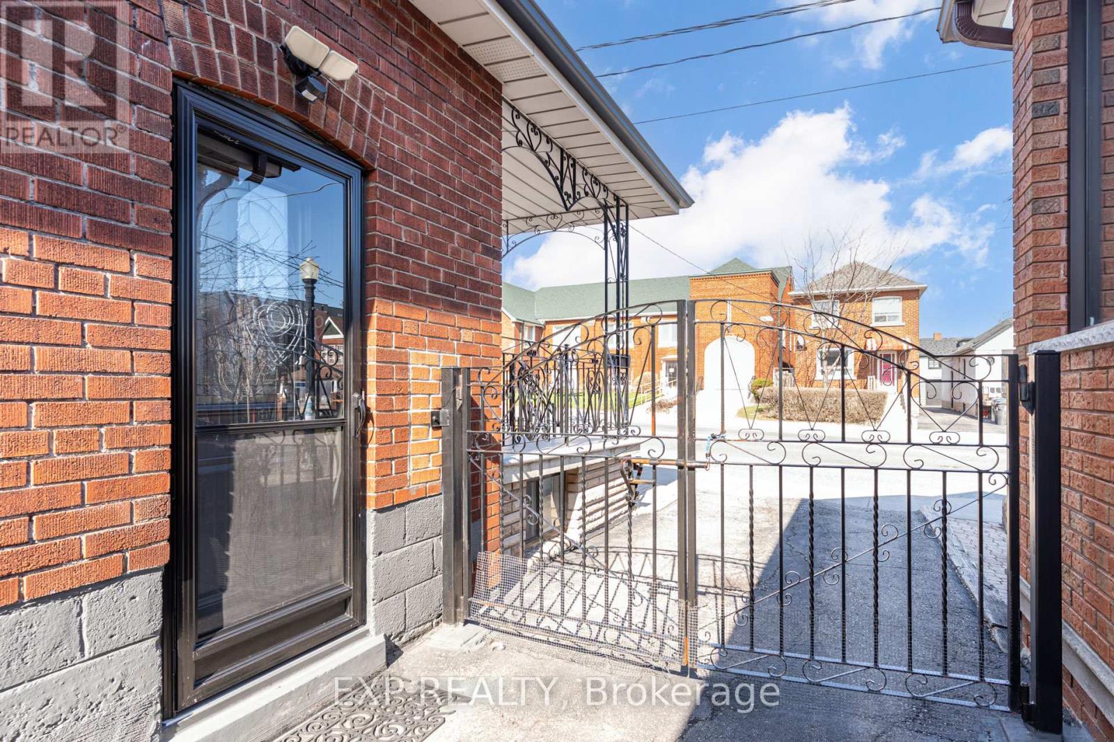 436 Oakwood Avenue, Toronto, Ontario  M6E 2W5 - Photo 35 - C12899296