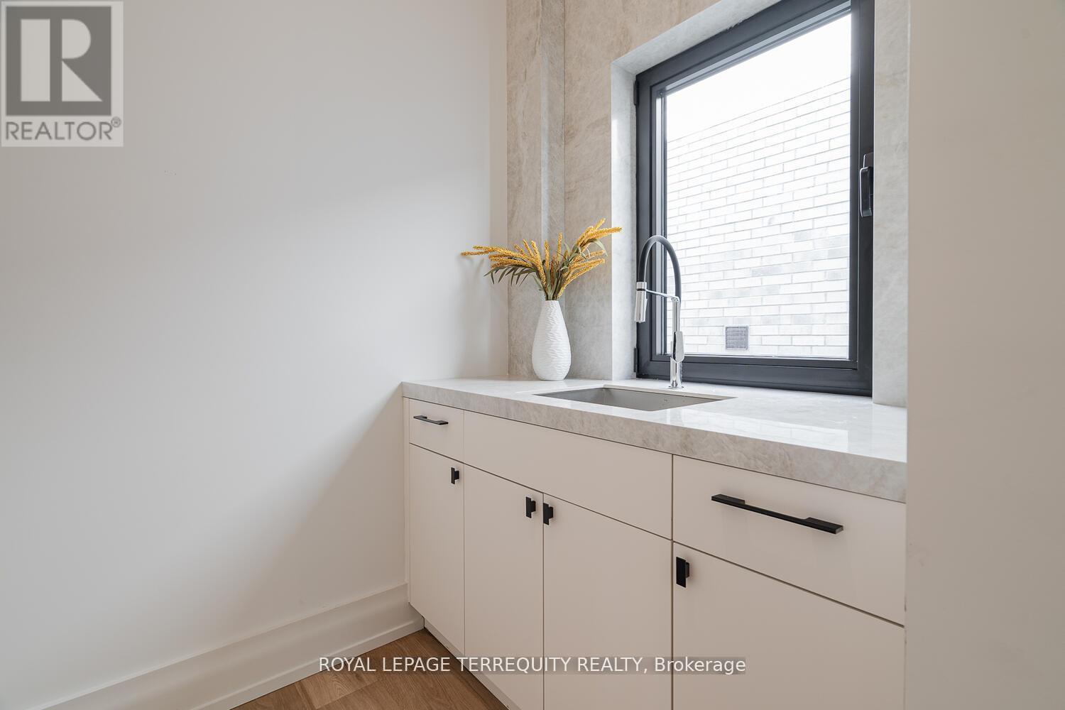 207 Newton Drive, Toronto, Ontario  M2M 2P2 - Photo 25 - C12975226